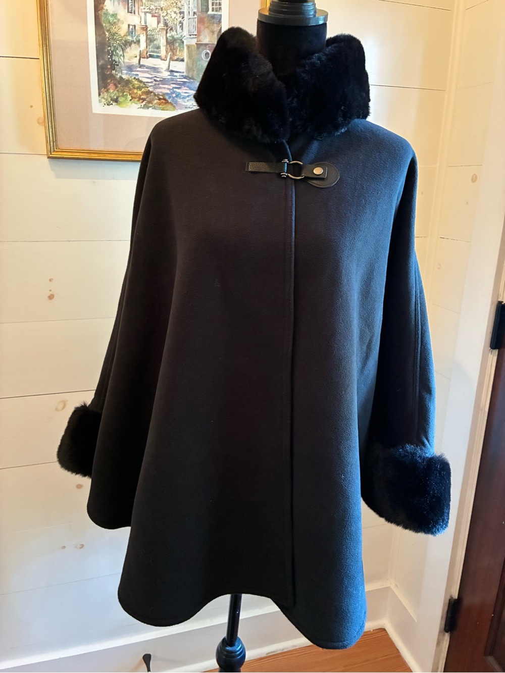 NWT Martha Stewart Black Faux Fur Trim Cape Coat Toggle Closure One Size